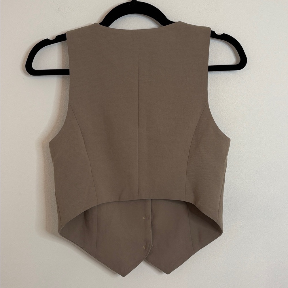 Wilfred Pacino Vest - Picture 6 of 9